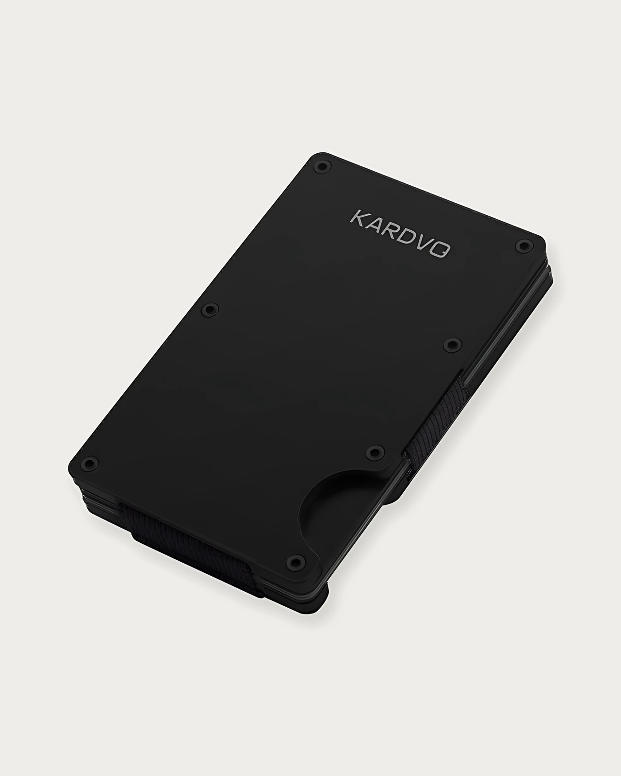 Kardvo Wallet noir, face avant gravée Kardvo